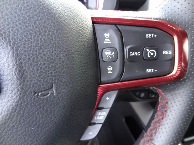 Thumbnail: 2025 RAM 1500 - 28