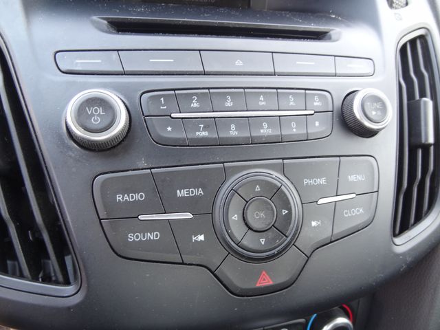 Thumbnail: 2016 Ford Focus - 16