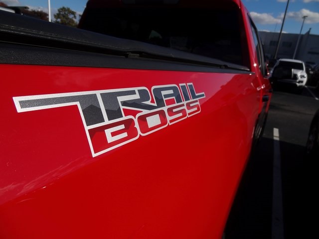 Thumbnail: 2019 Chevrolet Silverado 1500 - 26