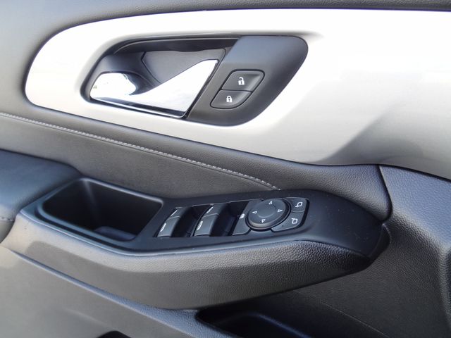 Thumbnail: 2023 Chevrolet Traverse - 26