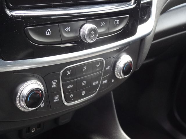 Thumbnail: 2023 Chevrolet Traverse - 16