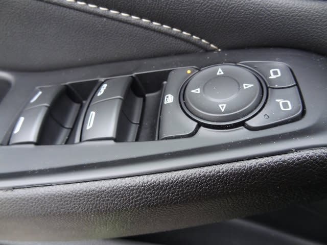 Thumbnail: 2023 Chevrolet Traverse - 25