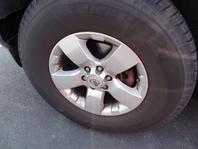 2010 Nissan Frontier SE 16