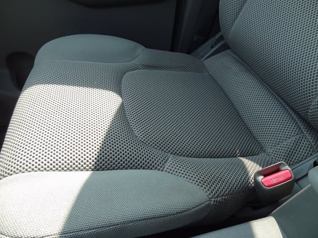 2010 Nissan Frontier SE 6