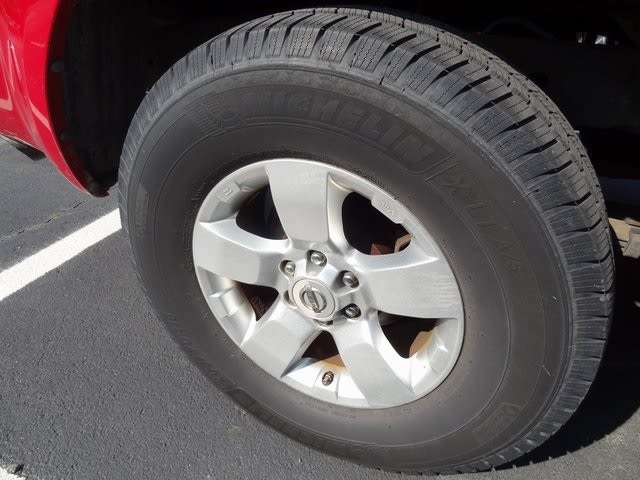 2010 Nissan Frontier SE 18