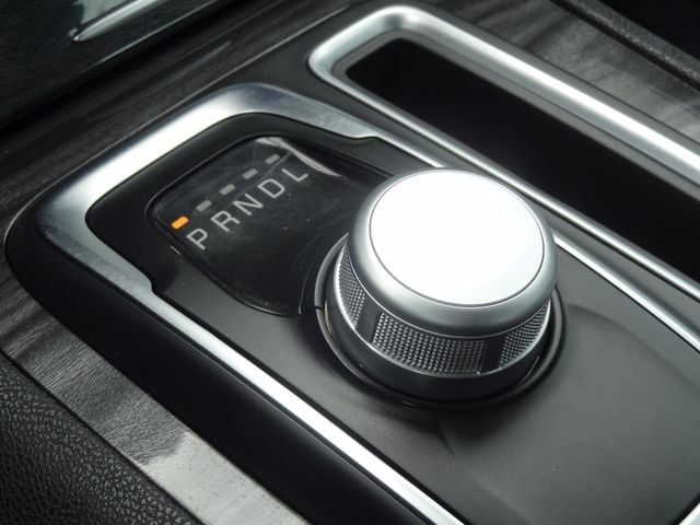 Thumbnail: 2021 Chrysler 300 - 29