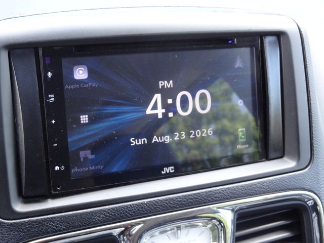 Thumbnail: 2013 Chrysler Town & Country - 11
