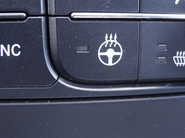 Thumbnail: 2013 Chrysler Town & Country - 36
