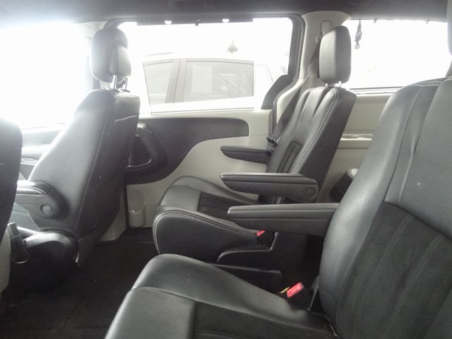 Thumbnail: 2017 Dodge Grand Caravan - 9