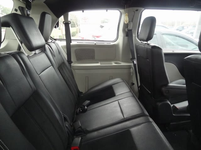 Thumbnail: 2017 Dodge Grand Caravan - 17