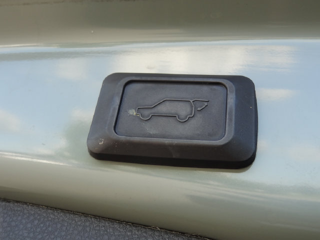 Thumbnail: 2022 Toyota RAV4 - 12