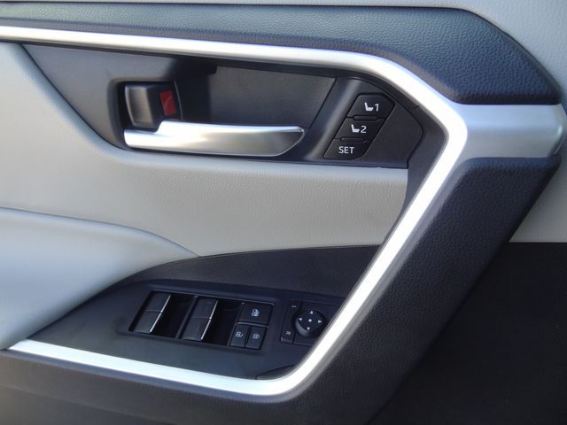 Thumbnail: 2022 Toyota RAV4 - 23