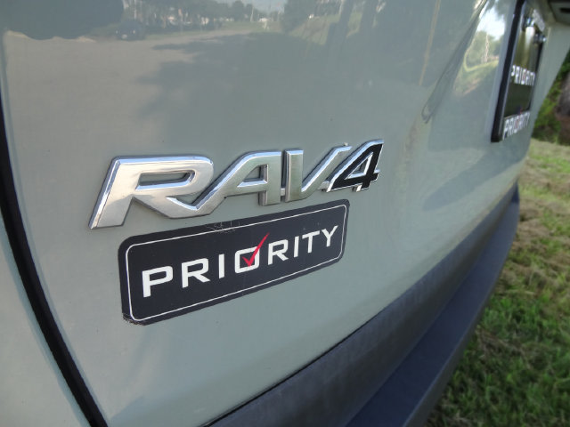 Thumbnail: 2022 Toyota RAV4 - 38
