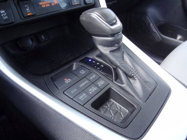 Thumbnail: 2022 Toyota RAV4 - 13