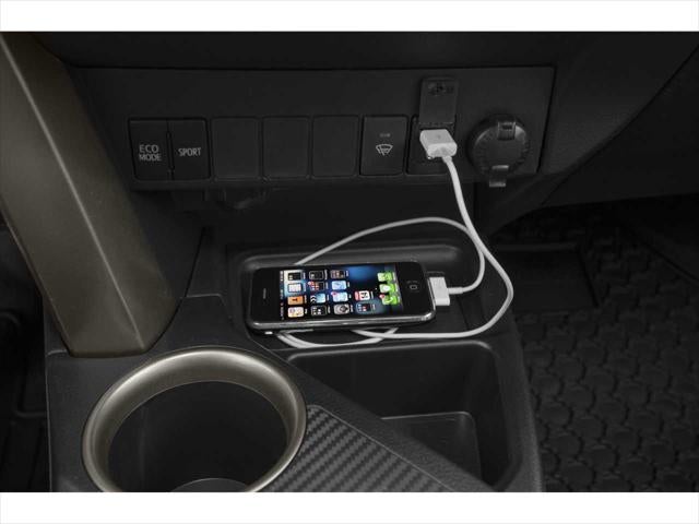 Thumbnail: 2015 Toyota RAV4 - 13