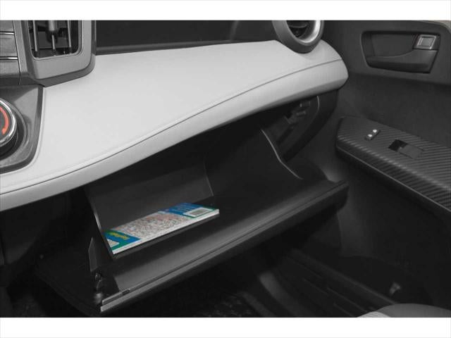 Thumbnail: 2015 Toyota RAV4 - 14