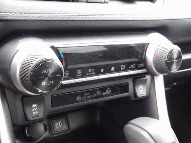 Thumbnail: 2025 Toyota RAV4 - 18