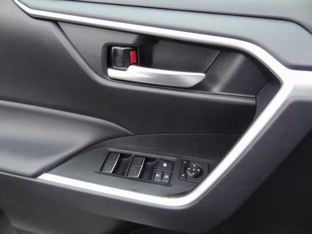 Thumbnail: 2025 Toyota RAV4 - 15