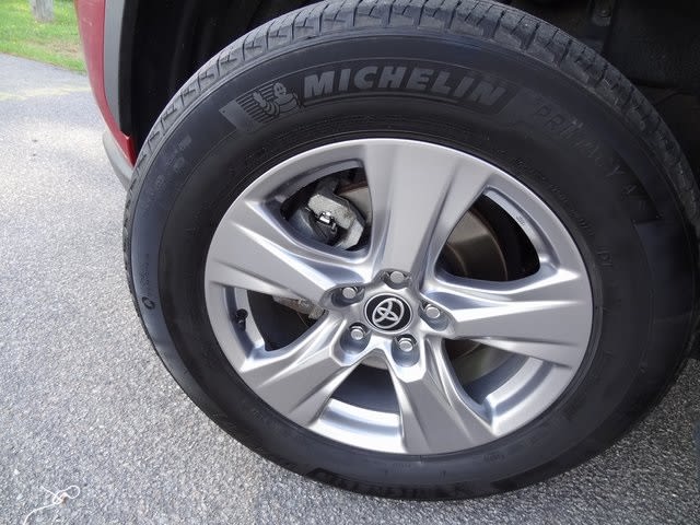 2023 Toyota RAV4 XLE 7