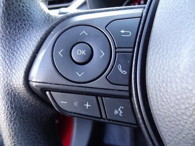 2023 Toyota RAV4 XLE 24