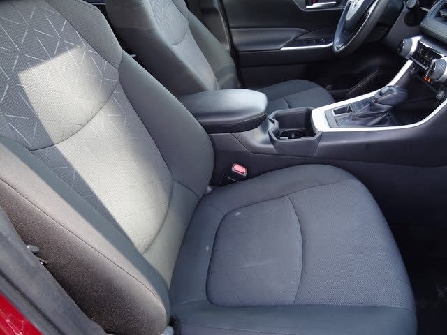 2023 Toyota RAV4 XLE 10
