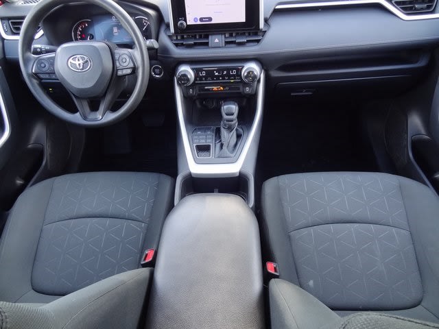 2023 Toyota RAV4 XLE 2