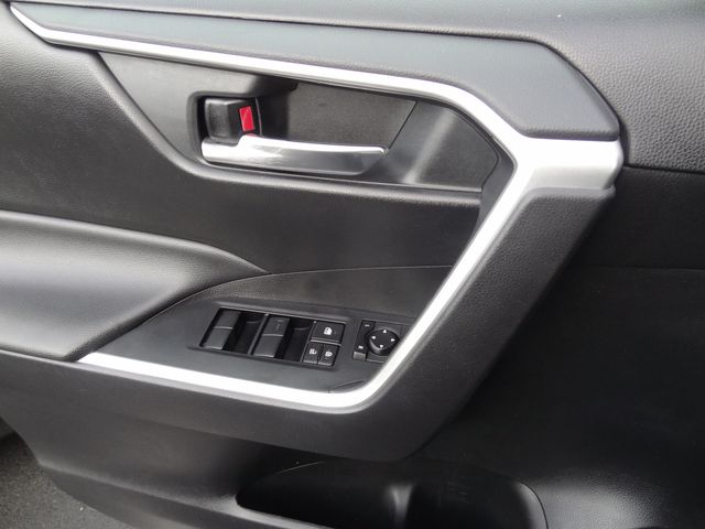 Thumbnail: 2020 Toyota RAV4 - 13