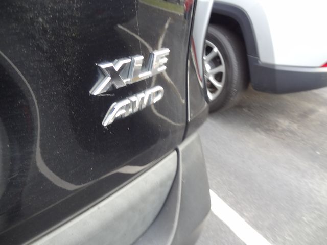 Thumbnail: 2020 Toyota RAV4 - 4