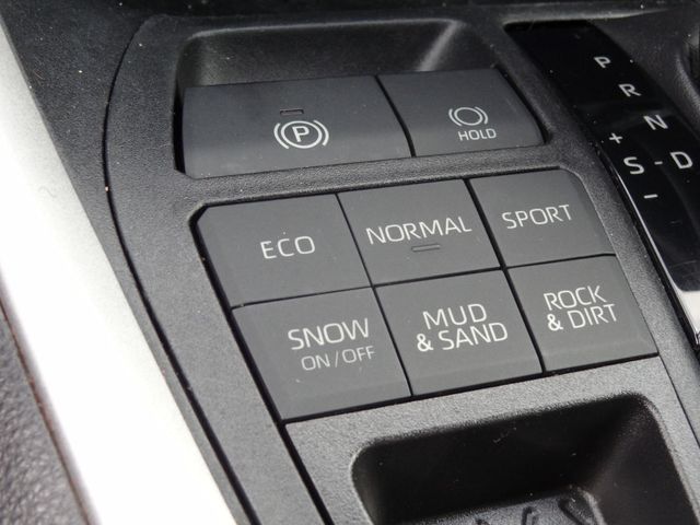 Thumbnail: 2020 Toyota RAV4 - 17