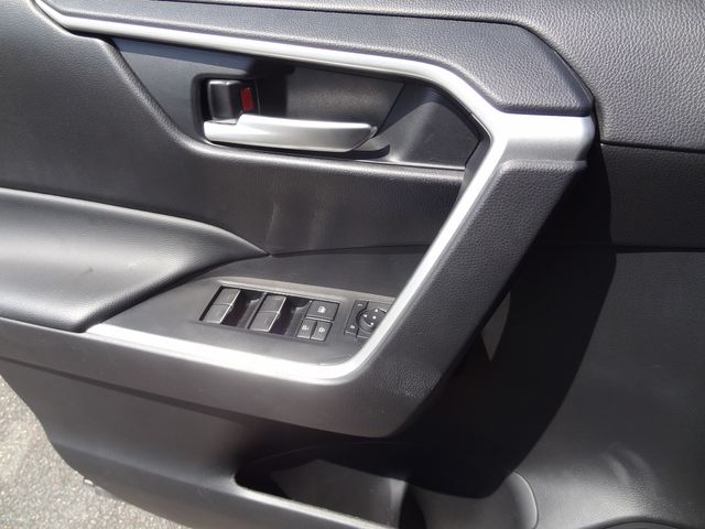 Thumbnail: 2025 Toyota RAV4 - 21