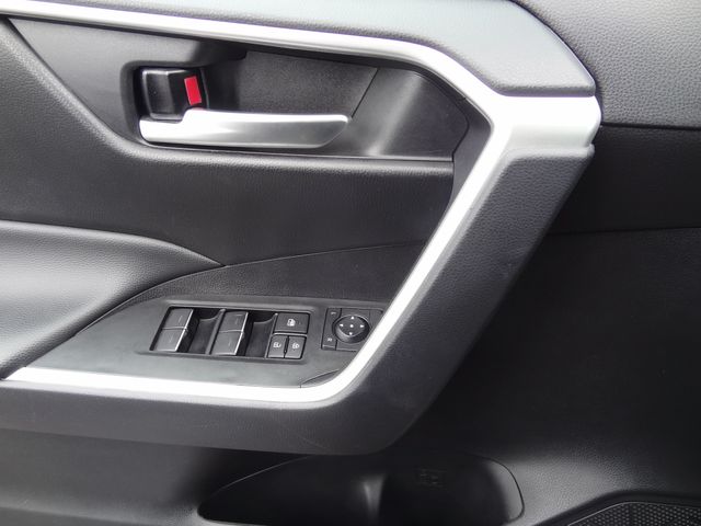 Thumbnail: 2025 Toyota RAV4 - 23