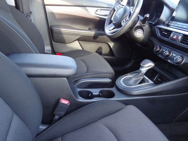 Thumbnail: 2023 Kia Forte - 21