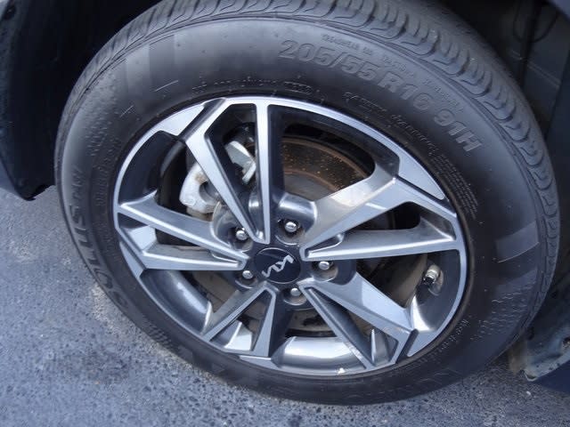 Thumbnail: 2023 Kia Forte - 6