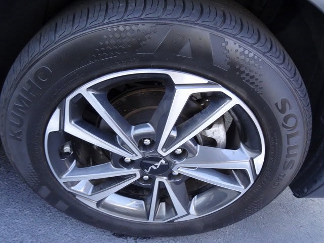 Thumbnail: 2023 Kia Forte - 23