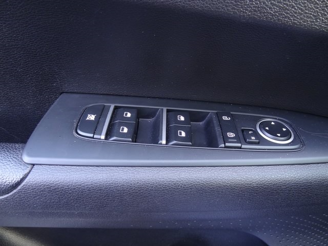 Thumbnail: 2023 Kia Forte - 13