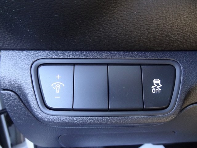 Thumbnail: 2023 Kia Forte - 16