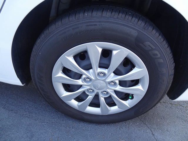 Thumbnail: 2023 Kia Forte - 6