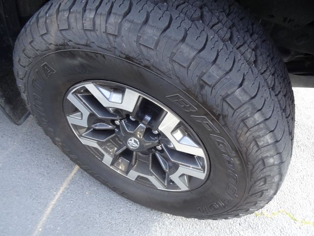 Thumbnail: 2021 Toyota Tacoma - 19