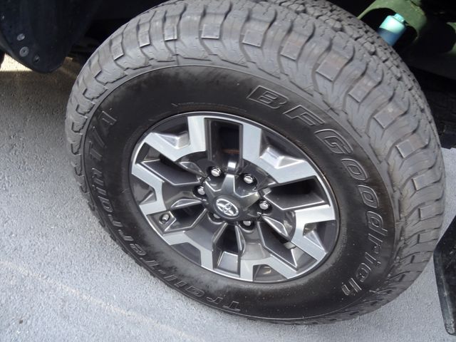 Thumbnail: 2021 Toyota Tacoma - 17