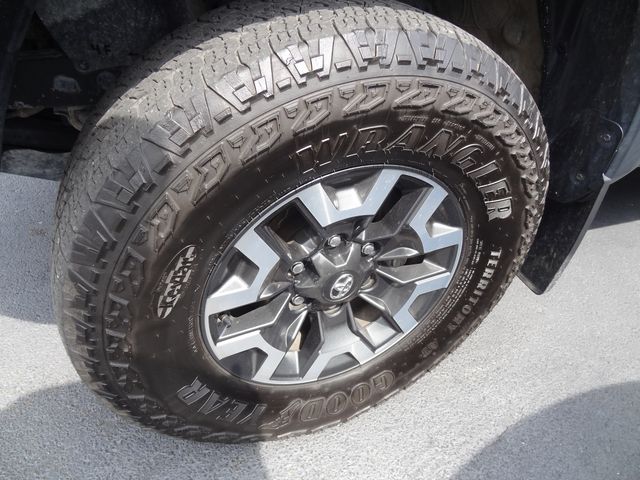 Thumbnail: 2023 Toyota Tacoma - 15