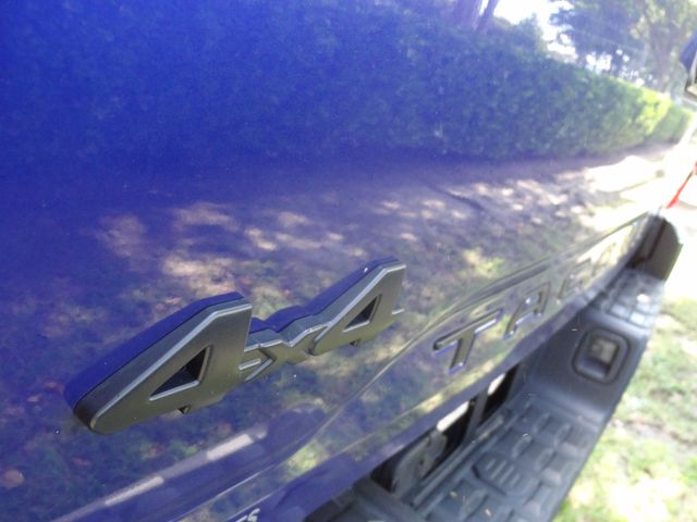 Thumbnail: 2023 Toyota Tacoma - 18