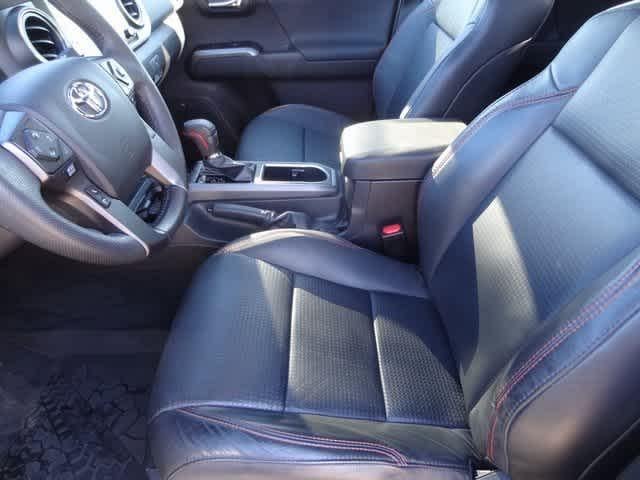 Thumbnail: 2022 Toyota Tacoma - 8