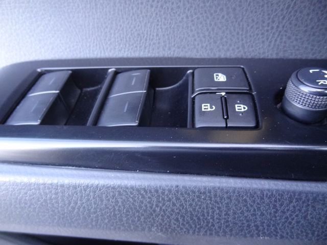 Thumbnail: 2025 Toyota Camry - 21