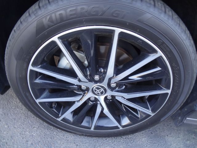 Thumbnail: 2021 Toyota Camry - 16