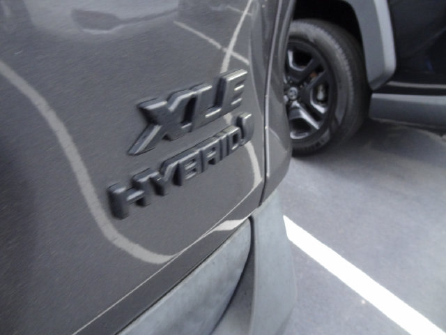 Thumbnail: 2022 Toyota RAV4 - 18