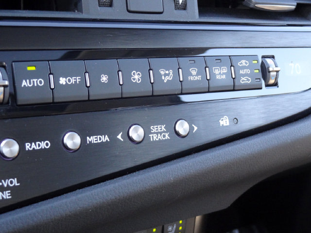 Thumbnail: 2024 Lexus ES - 30
