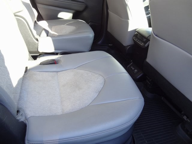 Thumbnail: 2023 Toyota Highlander - 24