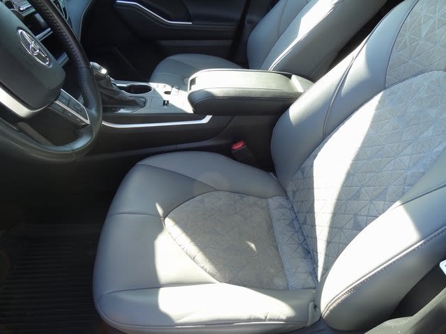 Thumbnail: 2023 Toyota Highlander - 5