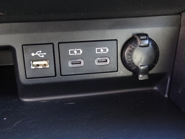 Thumbnail: 2023 Toyota Highlander - 16