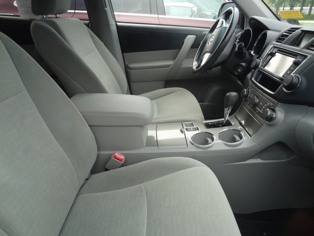 Thumbnail: 2013 Toyota Highlander - 7